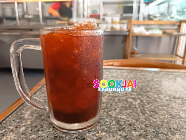 อร่อยพัทยา แดงดำ ฟู้ดเซ็นเตอร์ ศูนย์อาหารกลางเมือง