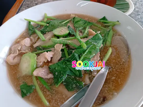 อร่อยพัทยา แดงดำ ฟู้ดเซ็นเตอร์ ศูนย์อาหารกลางเมือง