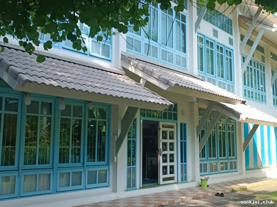 พิพิธภัณฑ์ล้านของเล่น Million Toy Museum และแกเลอรีอารมณ์ดีของ เกริก ยุ้นพันธ์