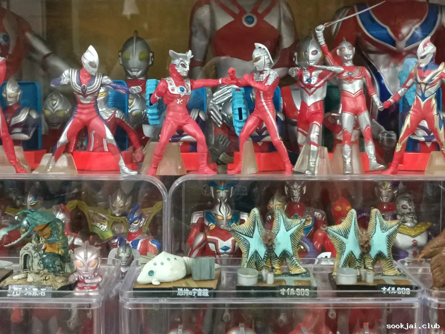 พิพิธภัณฑ์ล้านของเล่น Million Toy Museum และแกเลอรีอารมณ์ดีของ เกริก ยุ้นพันธ์