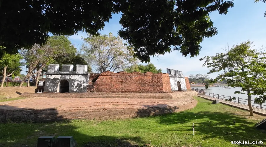 ป้อมเพชร