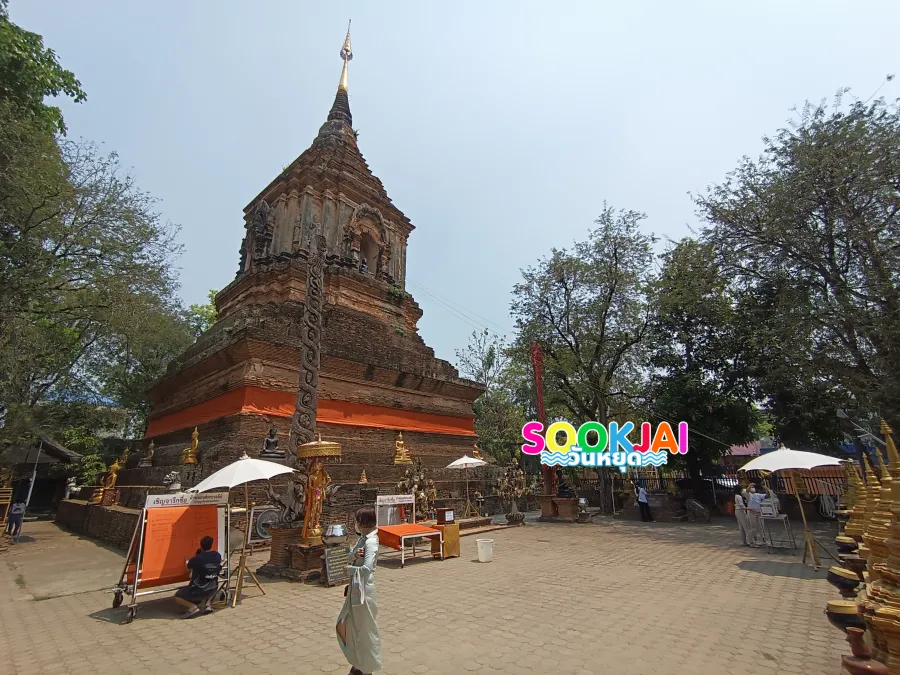 Visit Wat Lok Molee, Chiang Mai, and admire the ancient Lanna-style teak wood temple and the magnificent ancient castle-shaped pagoda.