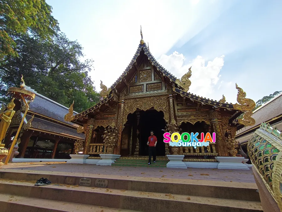 Relax at Wat Ram Poeng, Chiang Mai, See the Chedi in the style of Buddhagaya Pagoda and the world-famous Vipassana Meditation Center