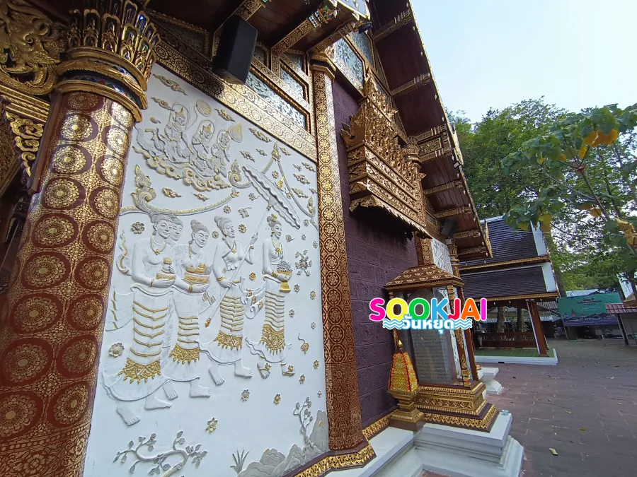 Relax at Wat Ram Poeng, Chiang Mai, See the Chedi in the style of Buddhagaya Pagoda and the world-famous Vipassana Meditation Center