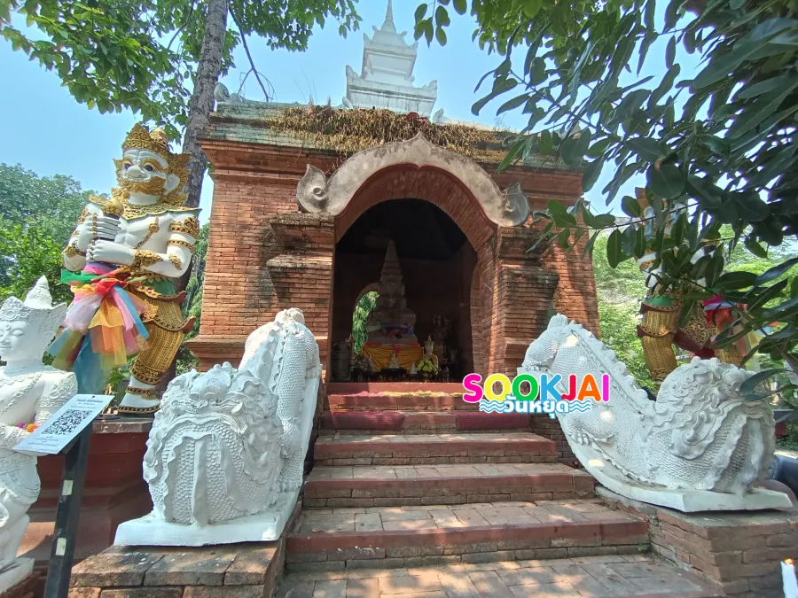 สักการะวัดอินทขีลสะดือเมือง เชียงใหม่ ไขปริศนาเสาอินทขีลคืออะไร พร้อมชมวิหารไม้สักที่งดงามที่สุด