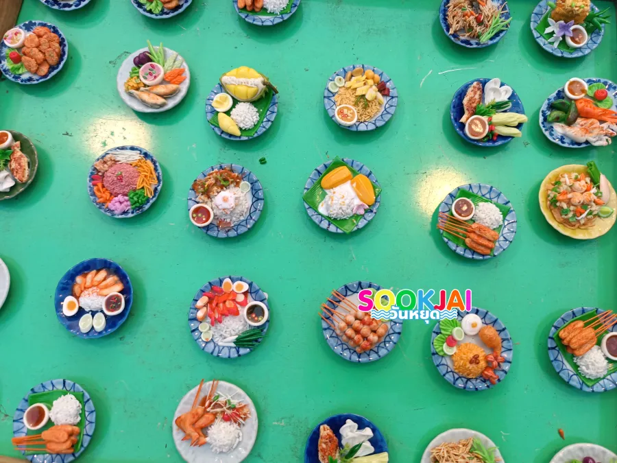 Travel Guide: Tha Pae Walking Street, Chiang Mai - The Largest Hub of Handmade Products and Local Food