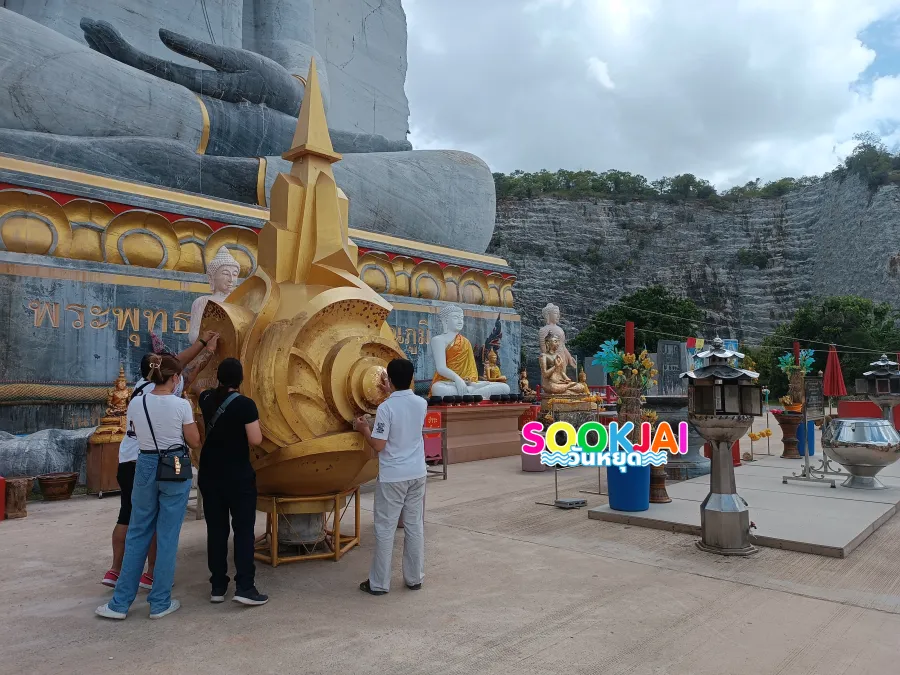 พลิกบ่อขยะสู่พุทธมณฑล! ไหว้ 