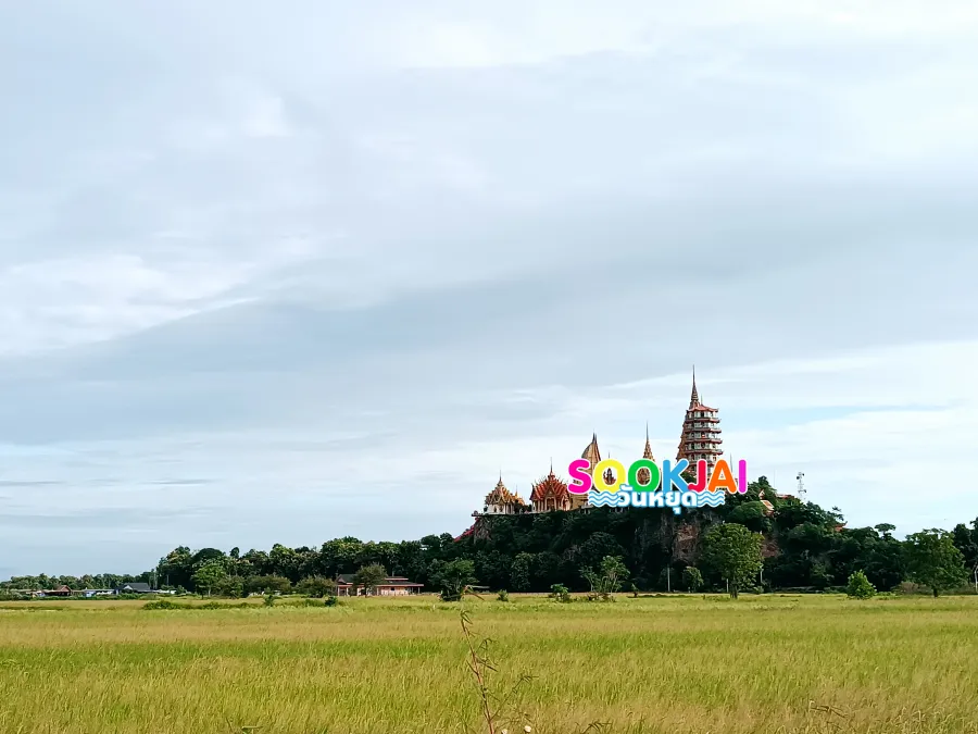 Wat Tham Suea Kanchanaburi ชมความยิ่งใหญ่พระองค์ใหญ่ที่สุดบนยอดเขา พร้อมวิวทุ่งนาพาโนรามา