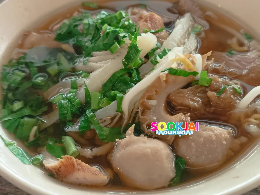 พิกัดลับแปดริ้ว! ต้มเนื้อสมุนไพร ตลาดทรัพย์สินท่าไข่ น้ำซุปหอมเอกลักษณ์ที่ต้องลอง