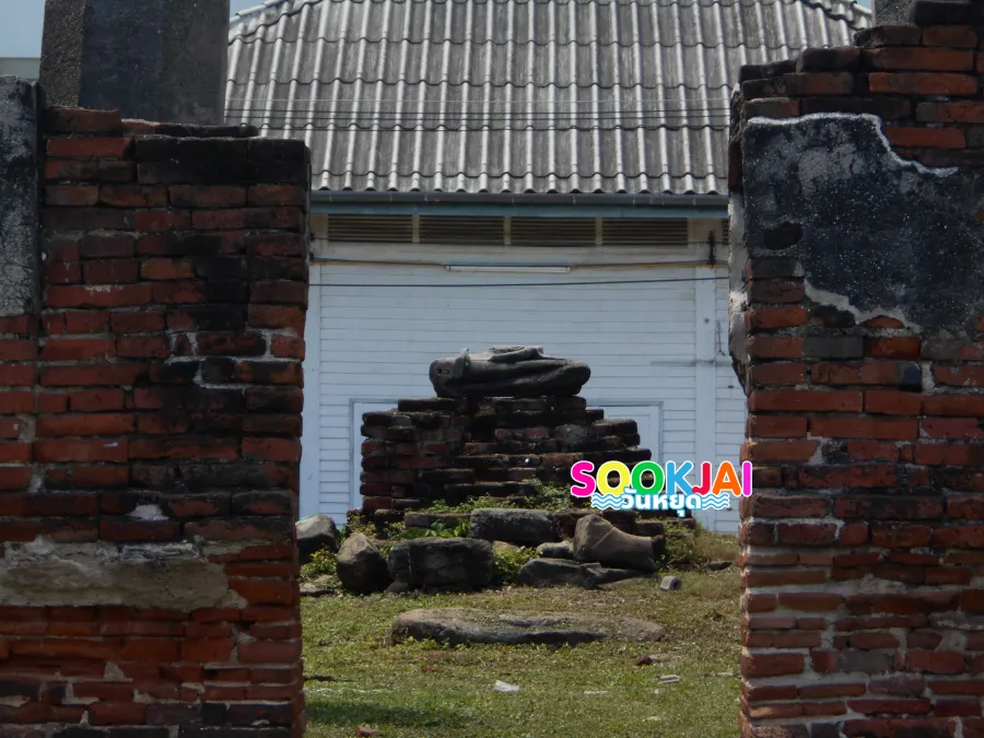 Tracing Wat Intra Lopburi, Admiring the Viharn on the Hill, Early Ayutthaya Art in the Heart of the Old City