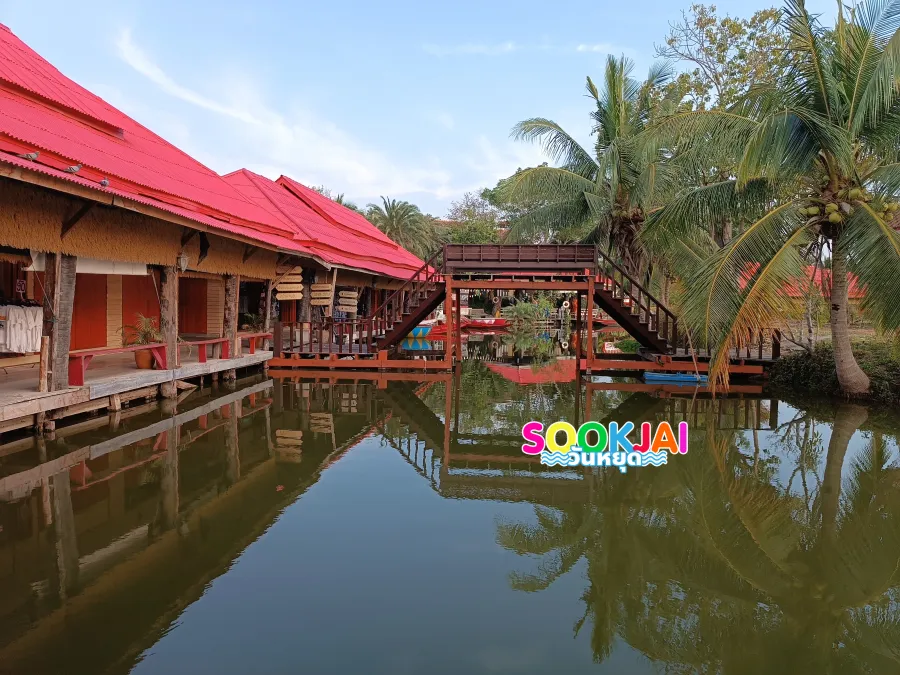 Hua Hin Sam Phan Nam Floating Market