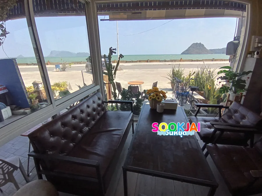 รีวิว "ชีวา คาเฟ่ & โฮมสเตย์" ที่พักอ่าวประจวบฯ สไตล์มินิมอล แอร์เย็น นอนสบาย ใกล้จุดเช็คอิน