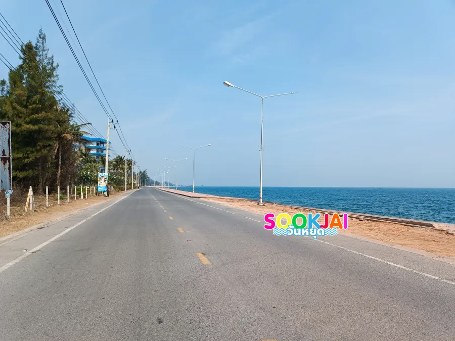 เลาะริมเล 