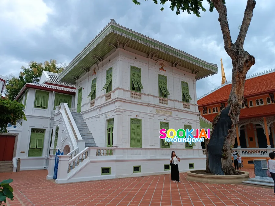 พลังศรัทธาใจกลางบางลำพู! สักการะพระบรมรูป ร.4 ณ วัดบวรนิเวศ และชมความงามพระพุทธชินสีห์