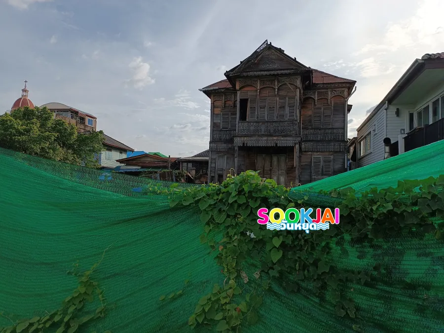 ย้อนรอย "บ้านวินด์เซอร์" คฤหาสน์ไม้เก่าแก่ทรงเสน่ห์แห่งกุฎีจีน | sookjai วันหยุด