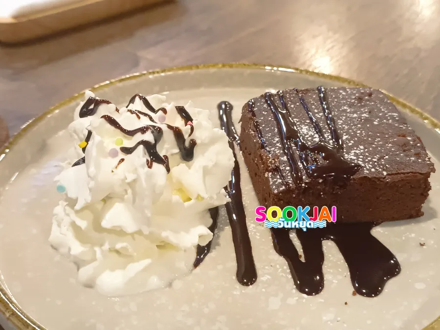 ยักษ์ เฮ้าส์ โฮสเทล กรุงเทพมหานคร