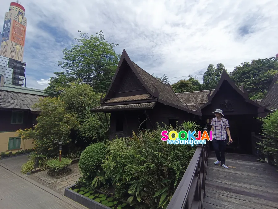 Visit Suan Pakkad Palace Museum, Admire the Beauty of the Teakwood Writing Pavilion and Precious Heritage in the Heart of Phaya Thai