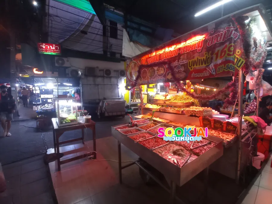 ตะลุย ตลาดห้วยขวาง สวรรค์คนนอนดึก แหล่งรวมของกินและสินค้าแฟชั่นเปิดโต้รุ่ง