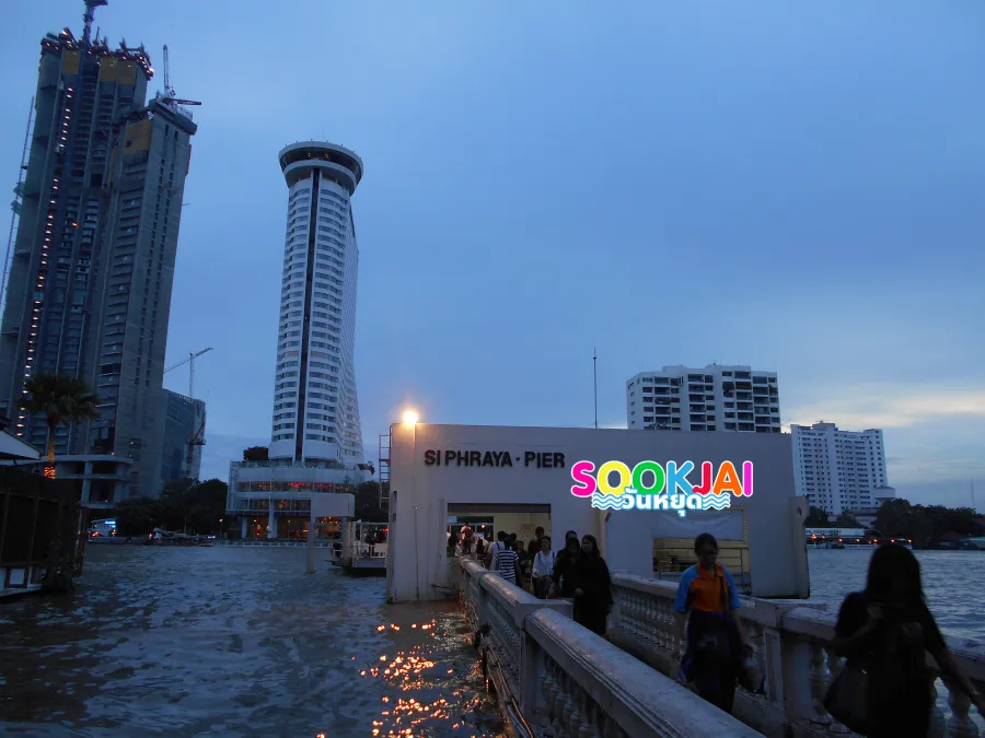 River City Bangkok, an art-focused riverside shopping center on the Chao Phraya River, a hip art landmark near Si Phraya Pier