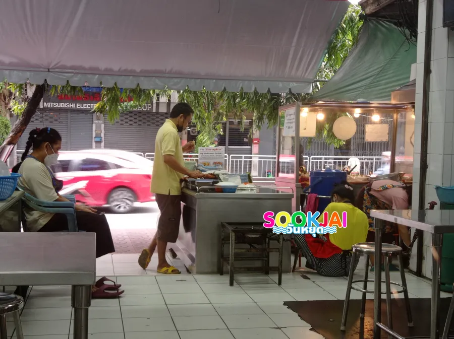 ขาหมูตีสาม ตำนานอร่อยโต้รุ่งย่านเยาวราช-พลับพลาไชย ขวัญใจคนนอนดึกใกล้ I'm Chinatown