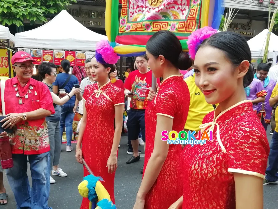 เที่ยวเยาวราช สวรรค์ของคนรักสตรีทฟู้ด ตลาดที่ใหญ่ที่สุดในกรุงเทพฯ ที่ไม่เคยหลับใหล