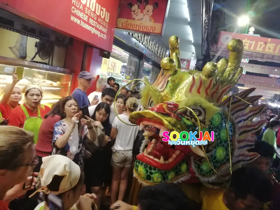 เที่ยวเยาวราช สวรรค์ของคนรักสตรีทฟู้ด ตลาดที่ใหญ่ที่สุดในกรุงเทพฯ ที่ไม่เคยหลับใหล