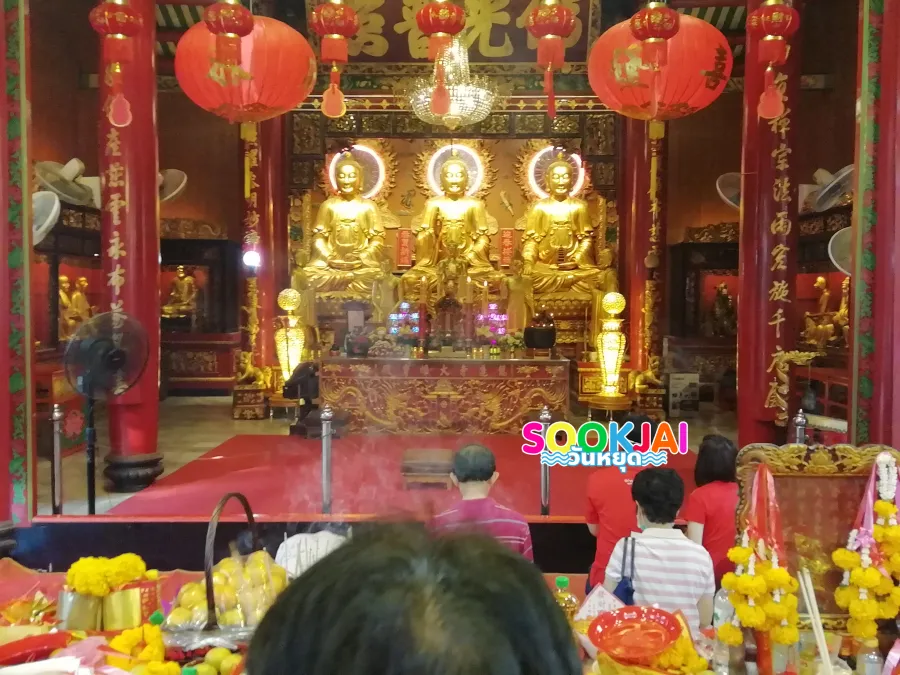 Wat Mangkon Kamalawat (Leng Noei Yi), a true landmark for believers, worshiping to ward off bad luck and enhance good fortune in Yaowarat