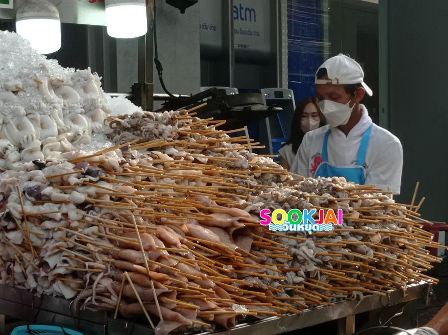 เที่ยวเยาวราช สวรรค์ของคนรักสตรีทฟู้ด ตลาดที่ใหญ่ที่สุดในกรุงเทพฯ ที่ไม่เคยหลับใหล