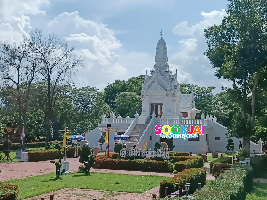 สักการะ "ศาลหลักเมืองอยุธยา" เสริมสิริมงคลใจกลางกรุงเก่า สัมผัสความสง่างามแห่งรากฐานพระนคร