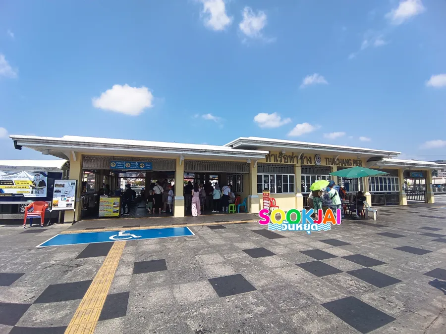 Tha Chang's new look! Check-in to Wang Luang area, walk the beautiful market, see the Chao Phraya River view, and the magnificent pier museum