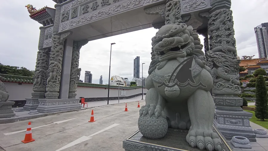 ศาลเจ้าไต้ฮงกงหยกขาว เฉลิมพระเกียรติ 72 พรรษา