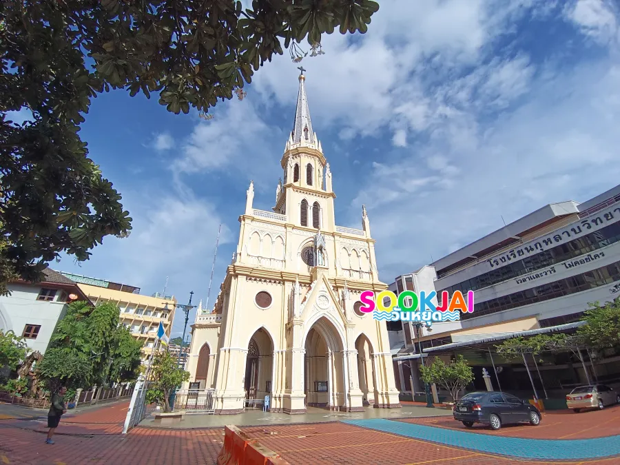 Discover the Beauty of Kalawar Church: Gothic Architecture by the Chao Phraya River and a Tale of Faith Separated from Santa Cruz