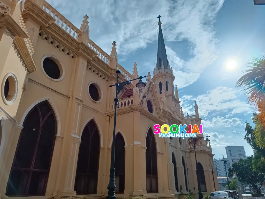 Discover the Beauty of Kalawar Church: Gothic Architecture by the Chao Phraya River and a Tale of Faith Separated from Santa Cruz