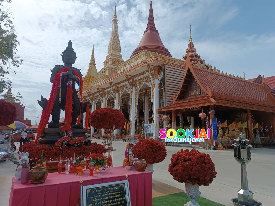 วัดราษฎร์ประคองธรรม : นมัสการพระนอนใหญ่ที่สุดในนนทบุรี และพระธาตุ 3 นครจำลอง