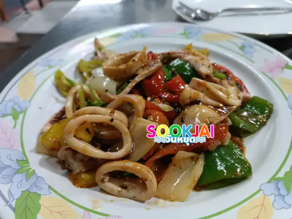 ร้านเจ๊อุ้ม ตลาดแม่วิไล