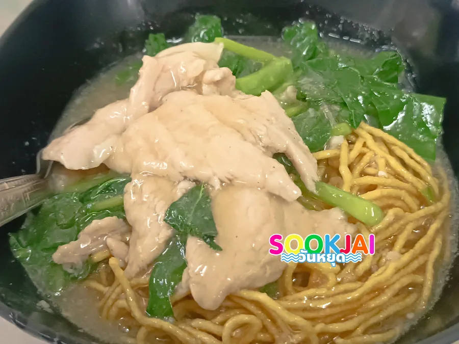 ราดหน้าศาลเจ้าพ่อเสือ